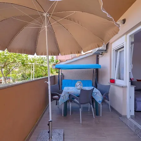 Apartment Mishel 1 Fazana